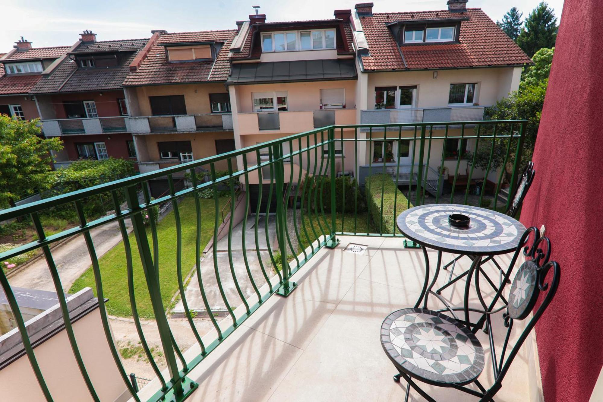 Apart Hotel Asteria Ljubljana Dış mekan fotoğraf